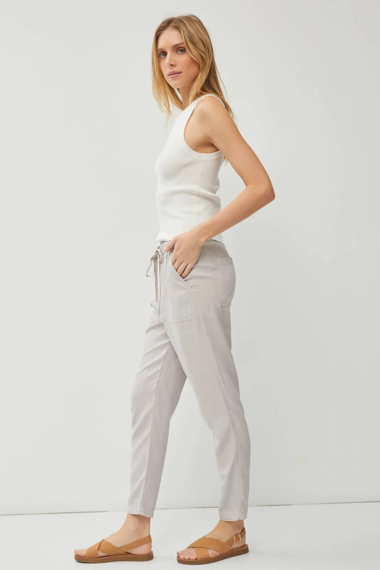 TENCEL TAPERED PANTS | LIGHT GREY
